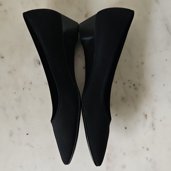 SALVATORE FERRAGAMO: Sleek Black Pointed Low Wedge Heels - Picture 4 of 10